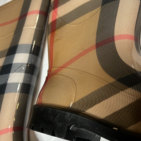 BURBERRY Rain Boots | Size 37 - Picture 8 of 15